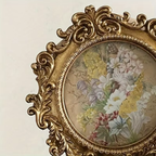 Round Vintage Photo Frame
