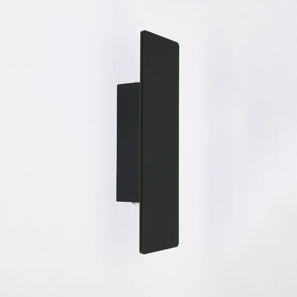 EdgeGlow — Brushed Aluminum LED Wall Sconce