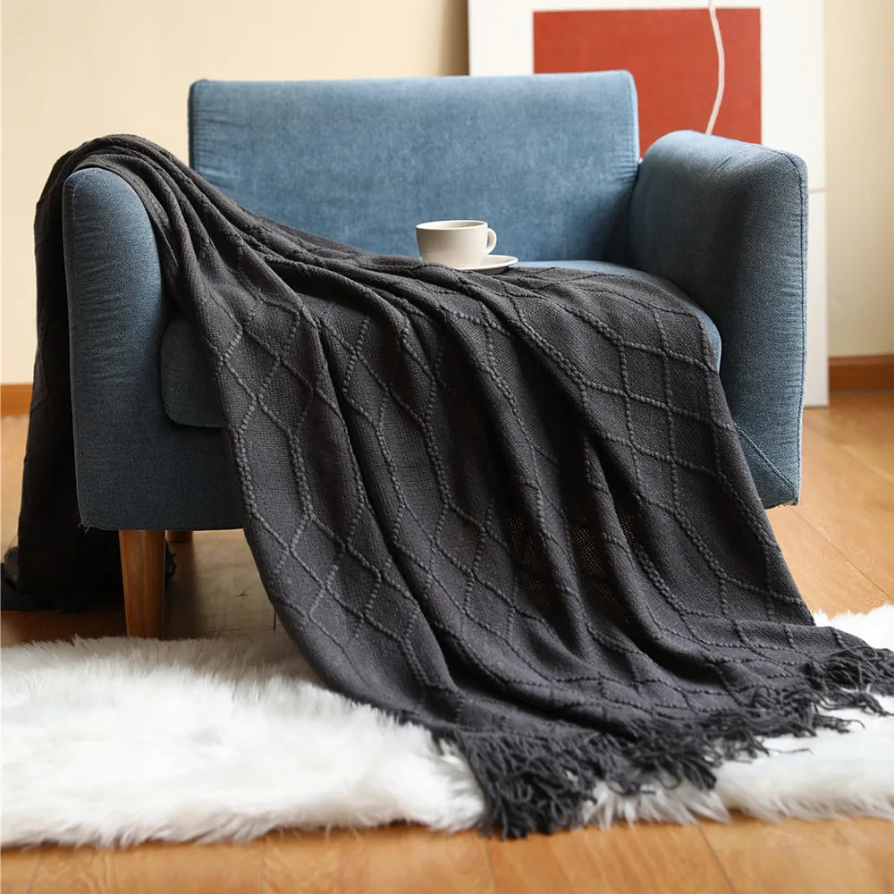 Knit Throw Blanket with Tassels, Chunky Farmhouse Throw for Couch and Bed, Soft Acrylic, 50x68 in
