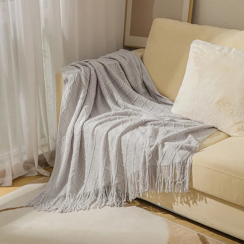 Knit Throw Blanket with Tassels, Chunky Farmhouse Throw for Couch and Bed, Soft Acrylic, 50x68 in