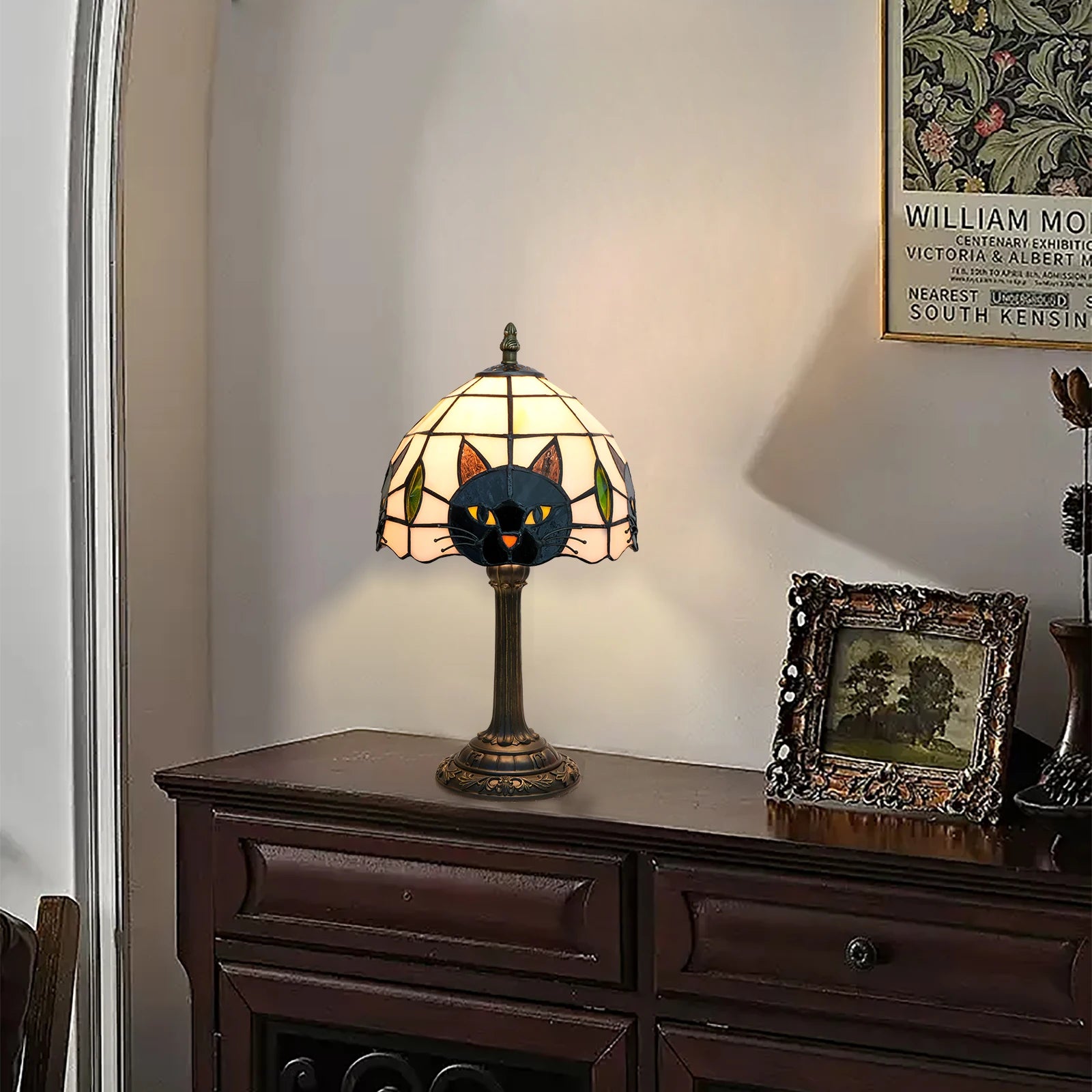 TiffanyCat Stained Glass Table Lamp — Vintage Cat Decor