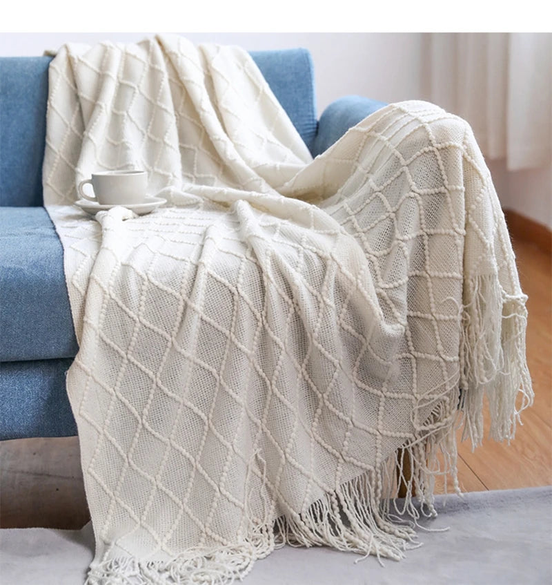 Knit Throw Blanket with Tassels, Chunky Farmhouse Throw for Couch and Bed, Soft Acrylic, 50x68 in