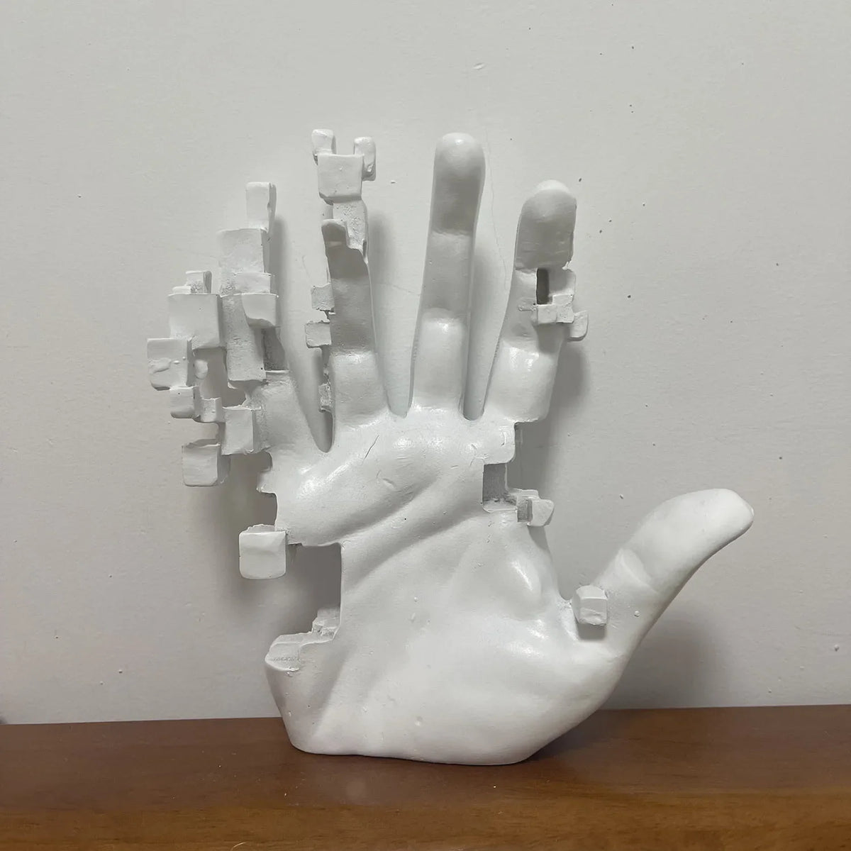 Nordic Resin Palm Sculpture – Minimalist Shelf Art Piece