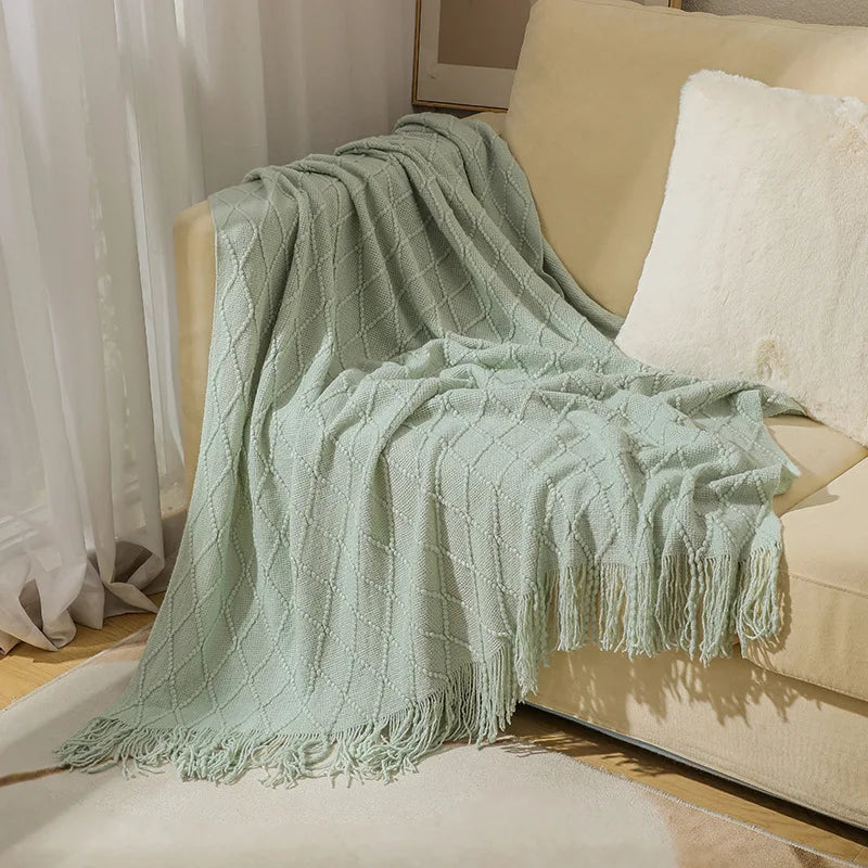 Knit Throw Blanket with Tassels, Chunky Farmhouse Throw for Couch and Bed, Soft Acrylic, 50x68 in