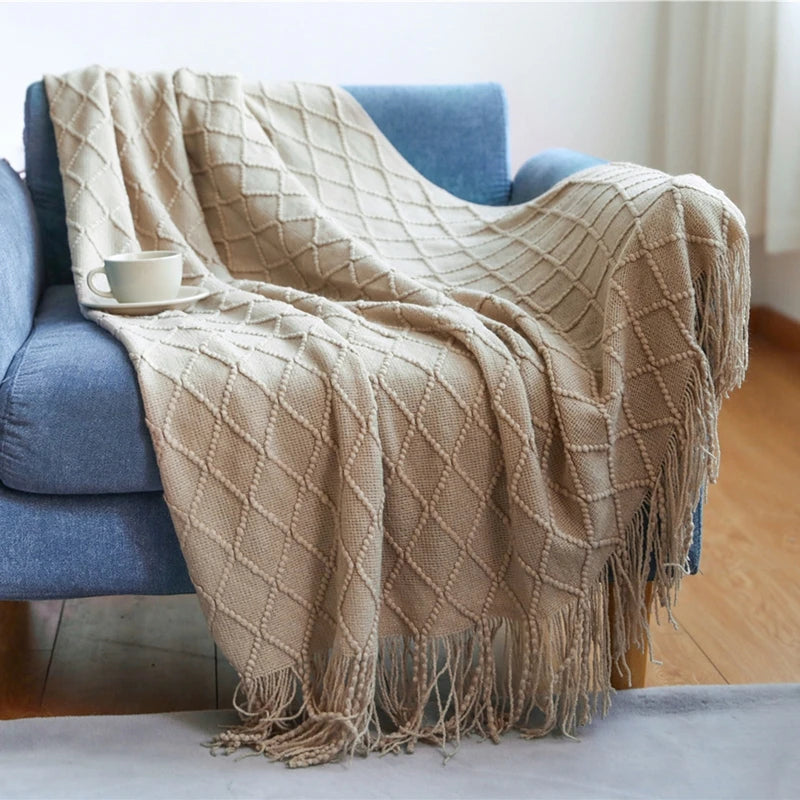 Knit Throw Blanket with Tassels, Chunky Farmhouse Throw for Couch and Bed, Soft Acrylic, 50x68 in