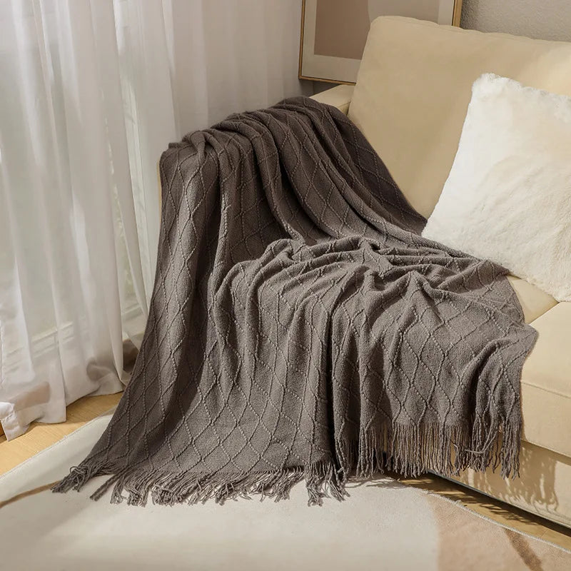 Knit Throw Blanket with Tassels, Chunky Farmhouse Throw for Couch and Bed, Soft Acrylic, 50x68 in
