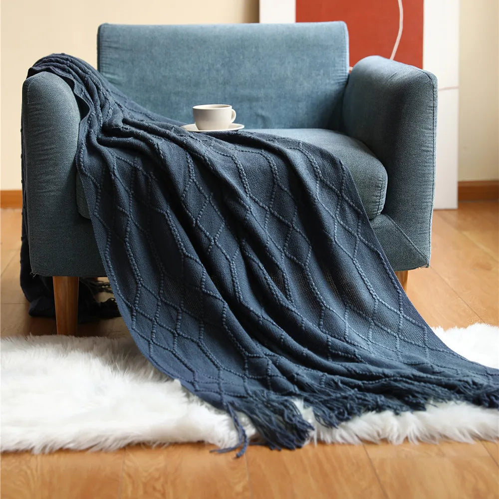 Knit Throw Blanket with Tassels, Chunky Farmhouse Throw for Couch and Bed, Soft Acrylic, 50x68 in
