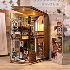 The Alley Waiting For The Cat Book Nook Kit