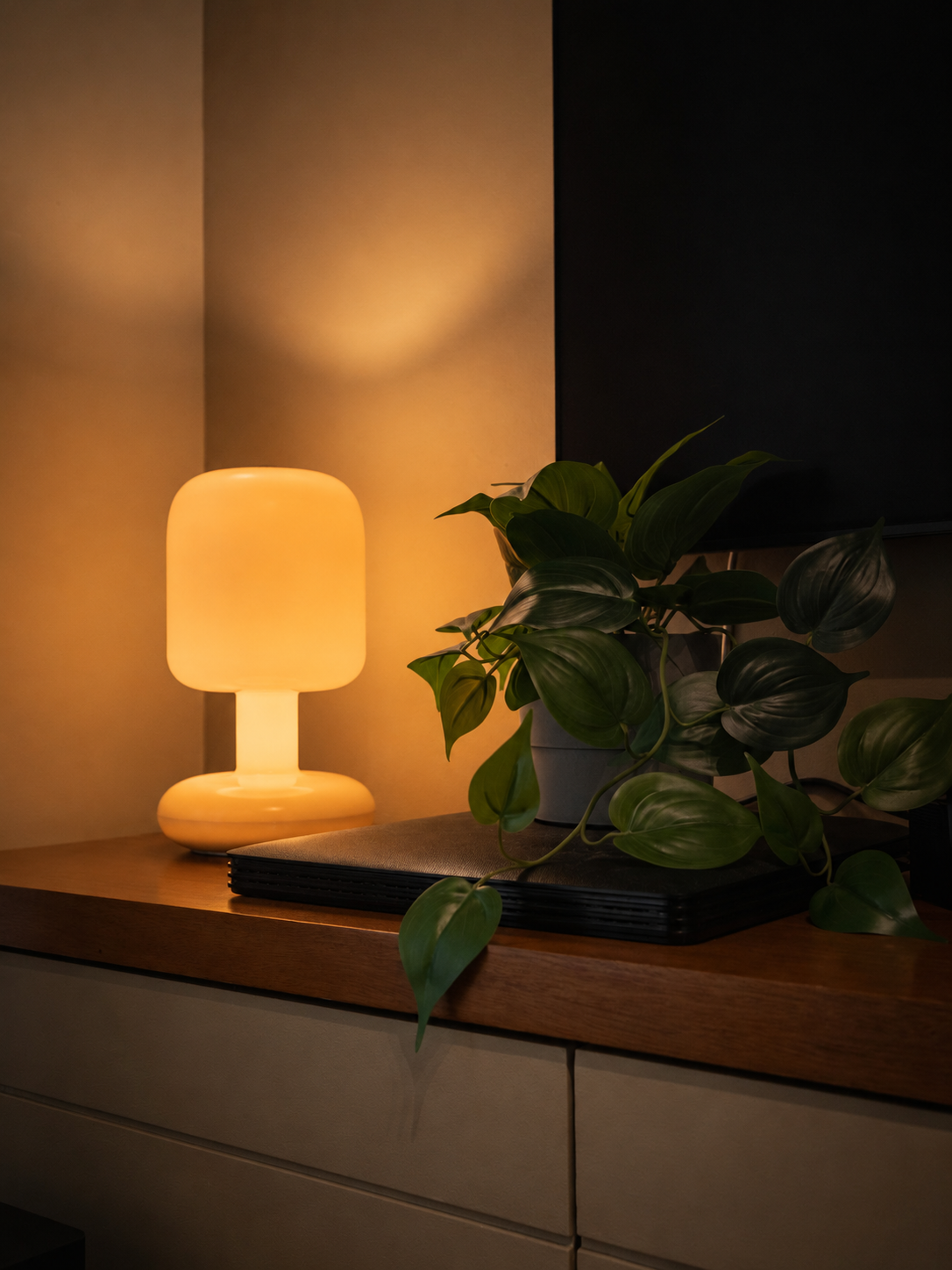 SunsetGlow — Rechargeable Touch Bedside Lamp