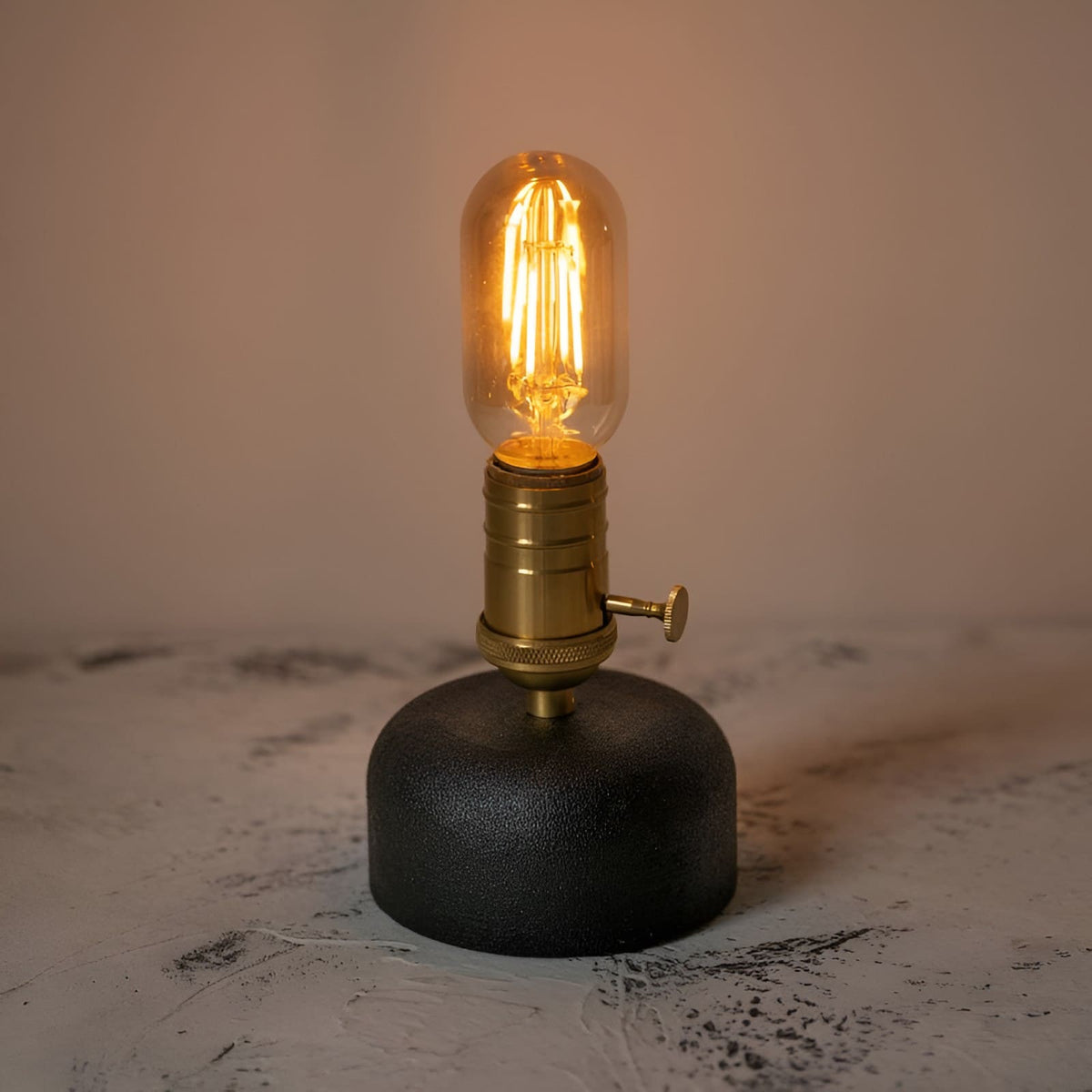 Industrial Cordless Cement Edison Table Lamp for Restaurant & Bar