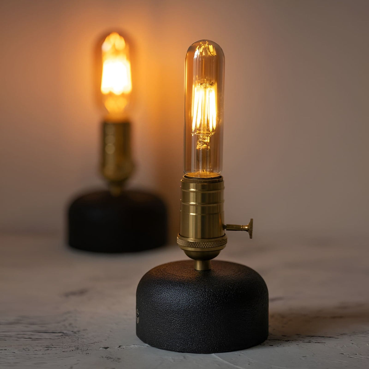 Industrial Cordless Cement Edison Table Lamp for Restaurant & Bar