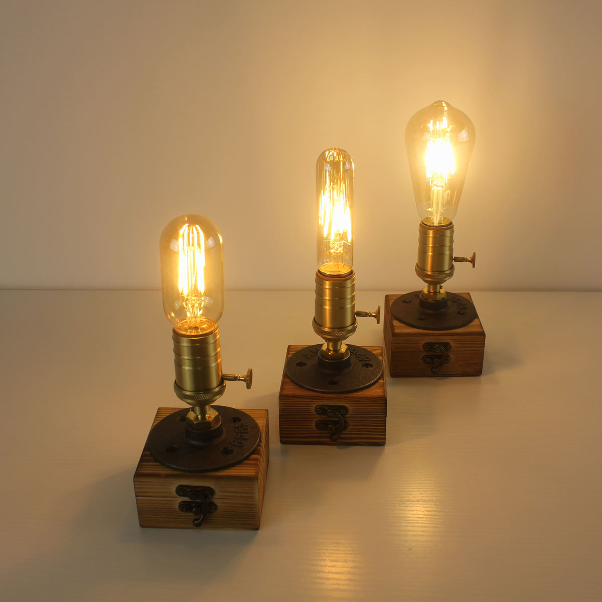 Farmhouse Cordless Wooden Edison Table Lamp for Bar & Restaurant