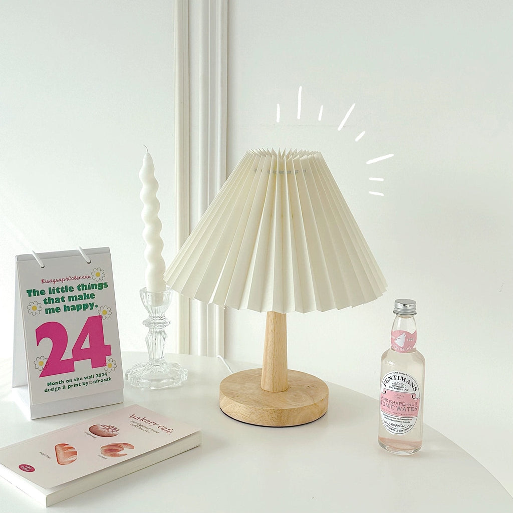 Milk Pleated Table Lamp