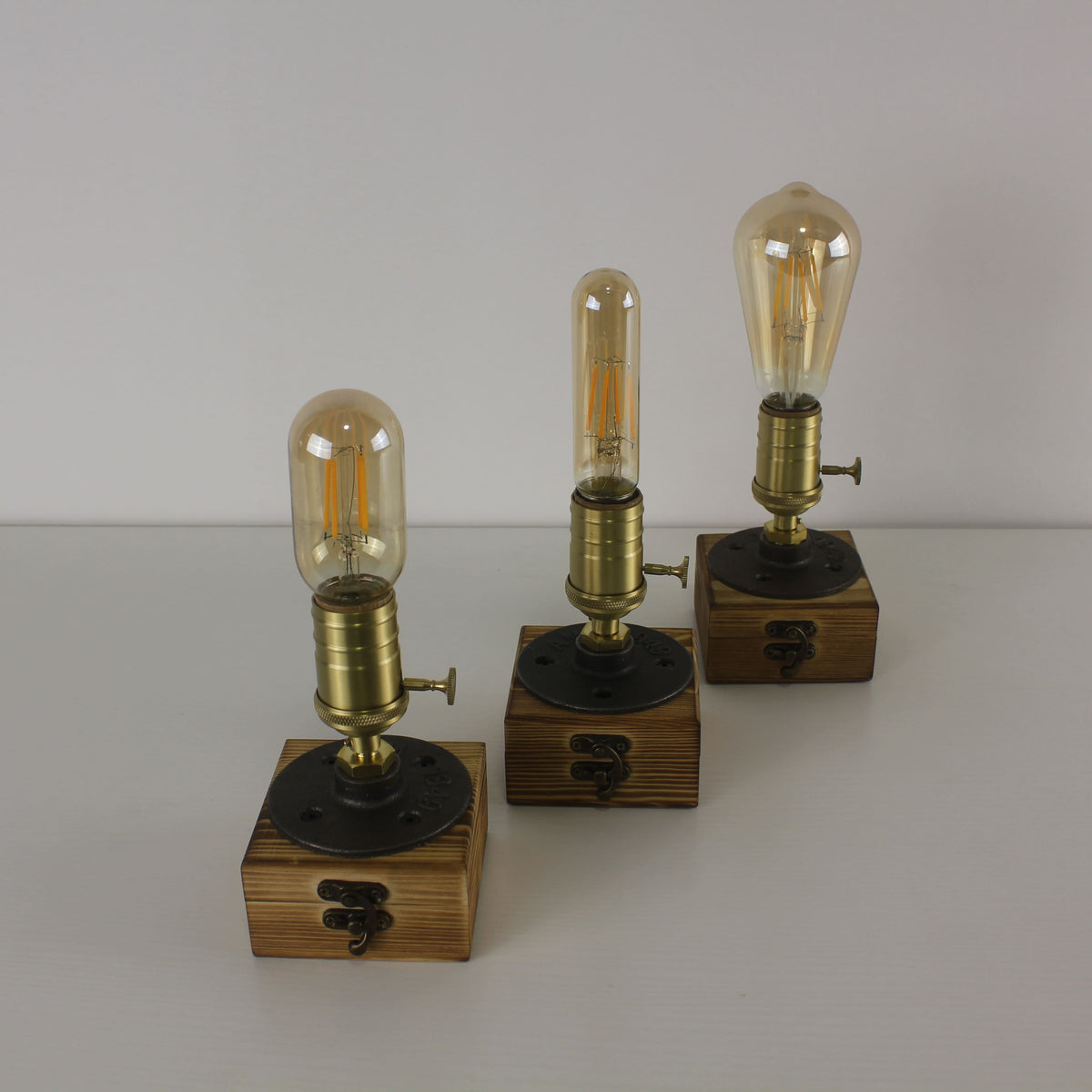 Farmhouse Cordless Wooden Edison Table Lamp for Bar & Restaurant