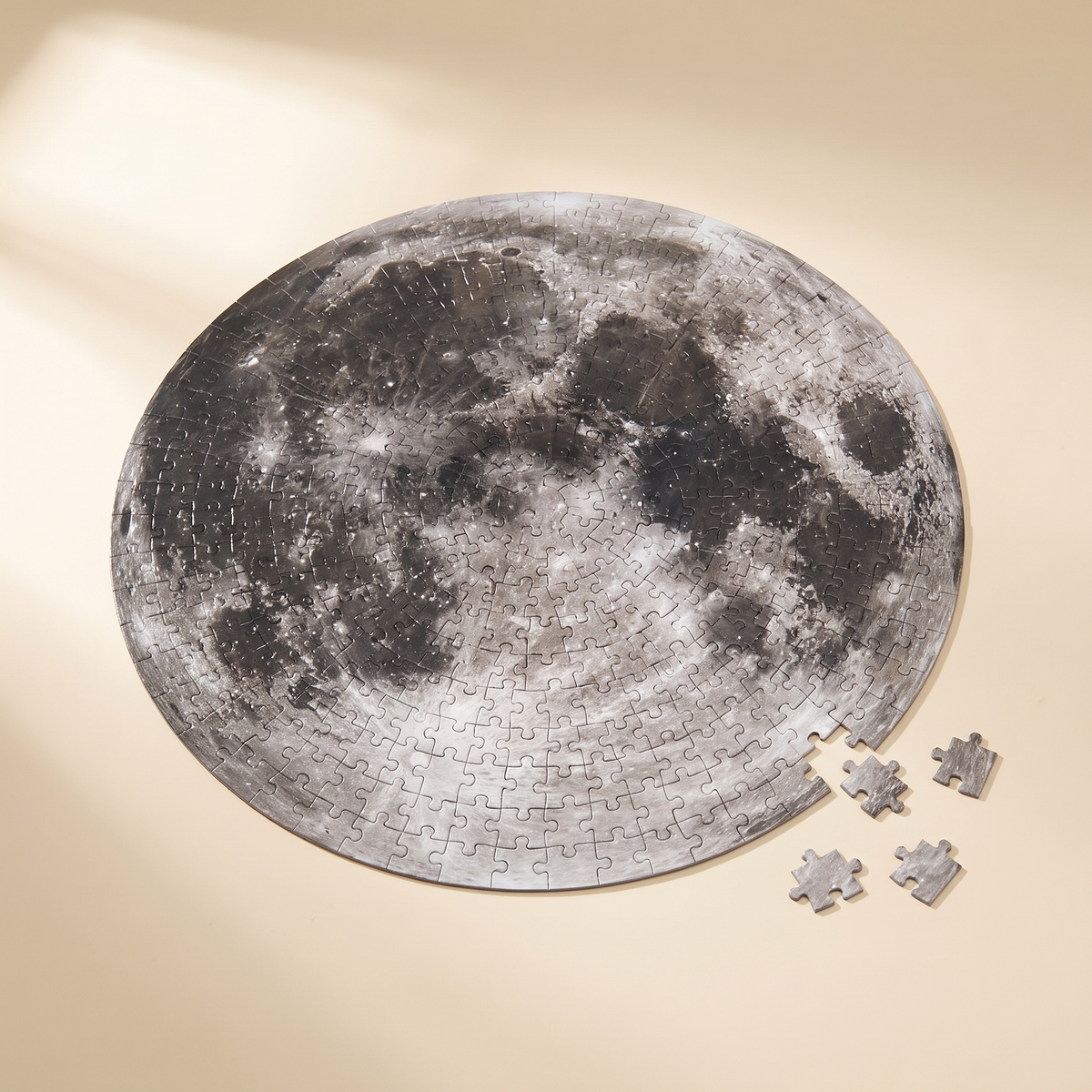 1000-Piece Puzzle: Moon & Earth