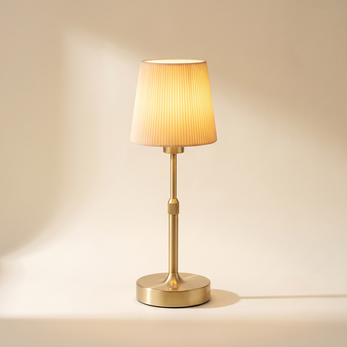 Fabric Shade Cordless Lamp, 2700K