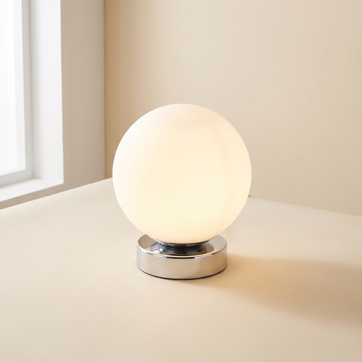 Murano-Style Glass Lamp — White