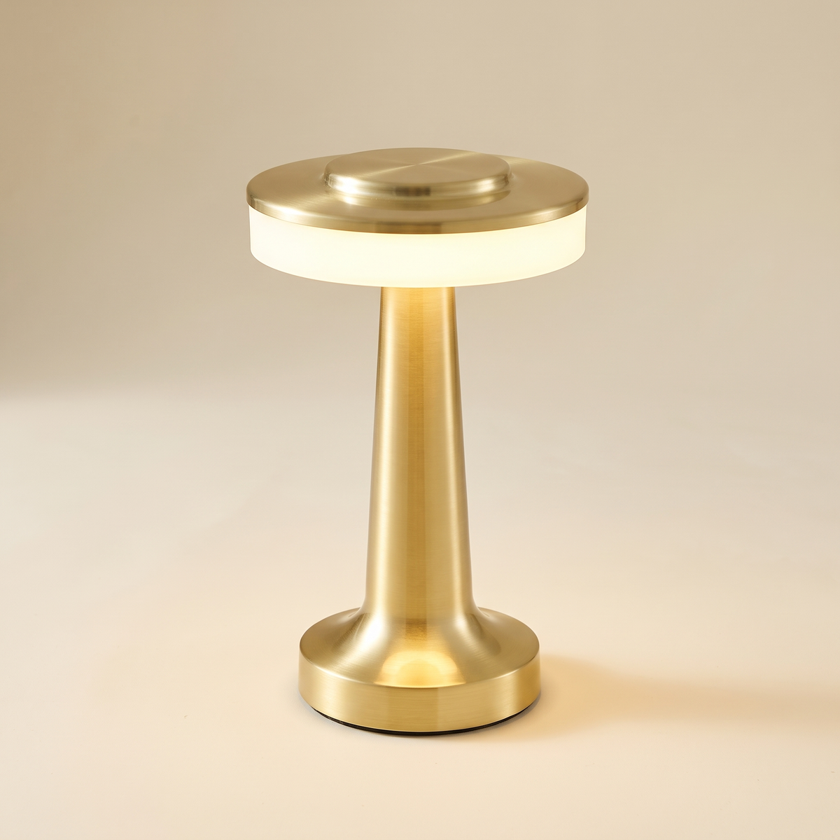 Mini Metal Cordless Lamp — Gold · Tulip