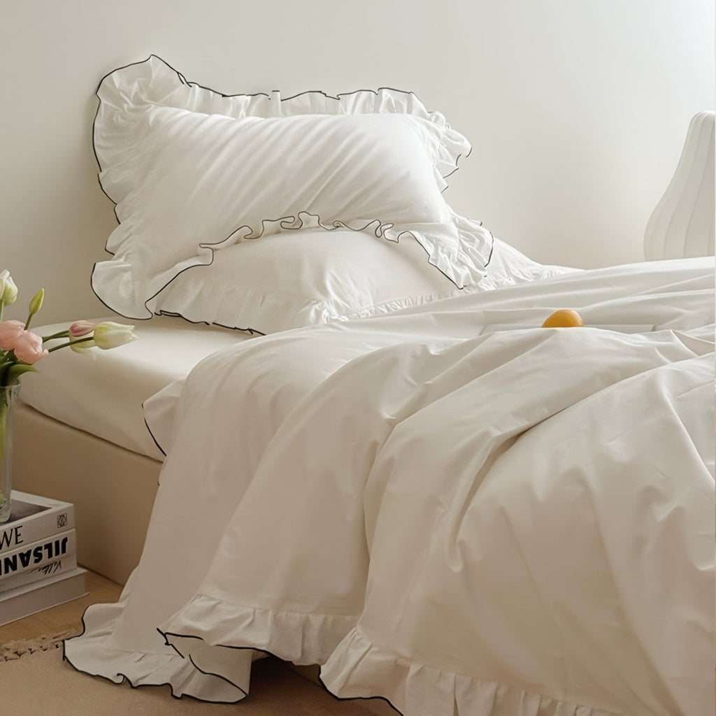 Simple White Ruffle Edge Bedding Set