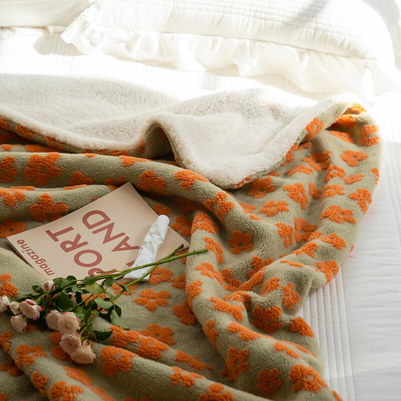 Vintage Chamomiles Fluffy Blanket
